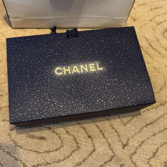 Chanel White Box with Black Accents - Picture 2 of 16